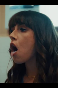 Cumshot in her mouth